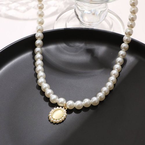 Colar de Pérolas no Estilo INS para Mulheres, Design Versátil e Específico, Cadeia de Clavícula Minimalista de Alto Nível com Pingente em Forma de Coração