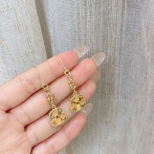 Fashionable diamond cat's eye geometric earrings, new Chinese style light luxury high-end earrings, face-slimming niche earrings