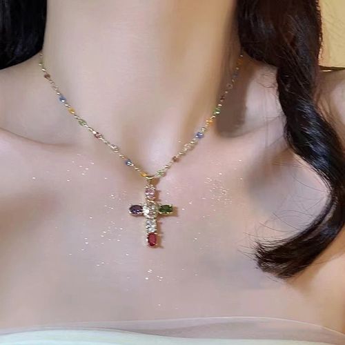 Color Cross Contrast Crystal Necklace Female Superflash Zircon Clavicle Chain Gift Featuring Pearl Design Niche Sense