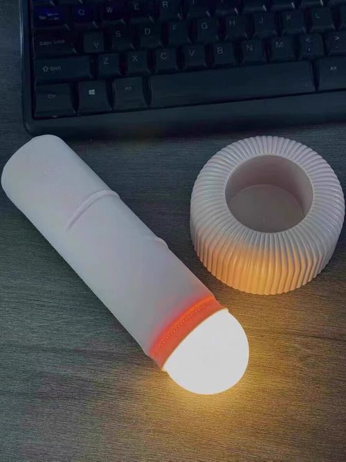 Rub one palm along light
