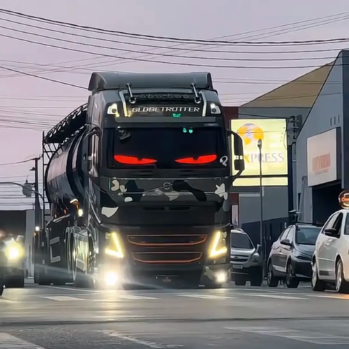 Luz intermitente divertida e muito chamativa, ideal para decorar carro, casa e loja.