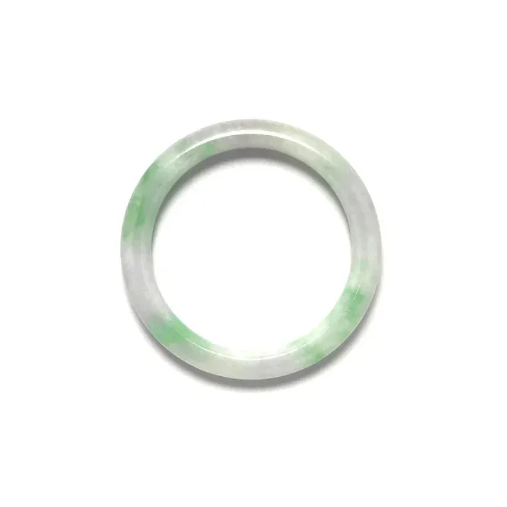 Lavender colored oval shaped jadeite jade bangle