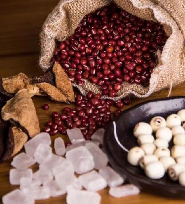 The efficacy of red bean tangerine peel sweet water