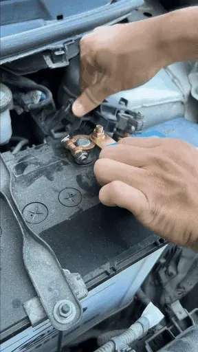 🔥2025🔒⚡Remote control of car devices for anti-theft safety&Remote Control Car Battery Disconnect Switch🔥