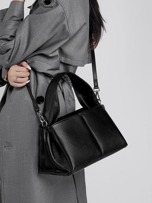 Genuine Leather Shoulder Bag - Chic Black Top-Grain Crossbody w | Minimalist Edge | Handcrafted Italian Leather for Discerning
