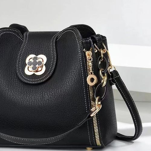 Practical Fashionable Spring Work Commuter Shoulder Crossbody Bag Portable with Zipper Closure Small Sundries Storage Waterproof         （ Delivery in 3 days ）