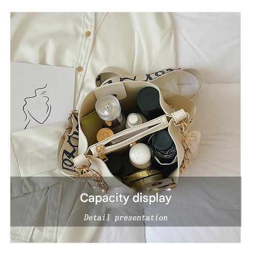 Spacious White Bucket Bag - Fashion-Forward High Capacity & Elevated Design | SS25 Convertible Shoulder Bag for Chic Commute