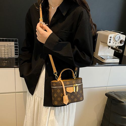 2025 New Brown Women's Handbag - Stylish Retro Box Chain Small Square Bag | High-End Versatile Crossbody & Shoulder Bag with Timeless Charm