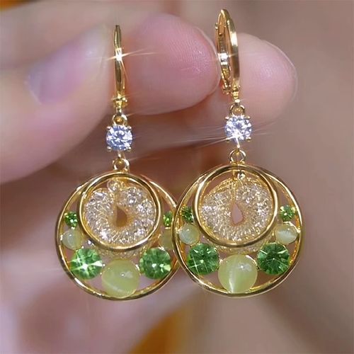 A pair of 2025 new green cat's eye earrings - luxury gold wire mesh clip-on earrings | Stylish, versatile, and elegant statement jewelry with high-end charm.