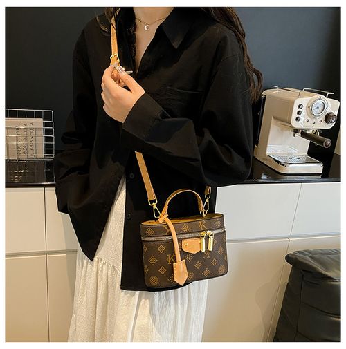 2025 New Brown Women's Handbag - Stylish Retro Box Chain Small Square Bag | High-End Versatile Crossbody & Shoulder Bag with Timeless Charm