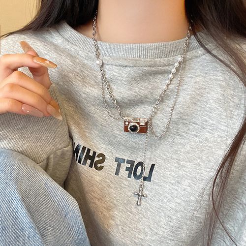 Maillard Vintage Luxury Silver Camera Necklace - Women's Stylish and Versatile Pearl Necklace | Fashion Statement Jewelry for a Fashion-Forward Style