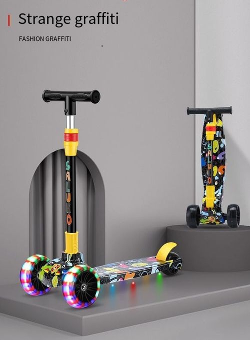 ✨Super fun kids scooter🛴 all children adore Light foldable pedal, easy to carry for outdoor trips 🌳 Suitable for boys 👦 and girls 👧 aged 3+ Glowing flashing wheels🌟 shine on every walk Stable smooth riding for park and family outings Solid safe structure for worry-free play Compact fold design saves much space at home 🏠