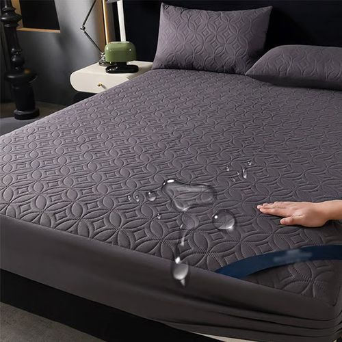 🛏️Quilted Waterproof Mattress Protector – Blocks spills & stains, keeps your mattress fresh. Deep pocket, no shifting. Sleep soundly! 😴✨