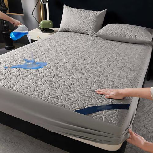 🛏️Quilted Waterproof Mattress Protector – Blocks spills & stains, keeps your mattress fresh. Deep pocket, no shifting. Sleep soundly! 😴✨