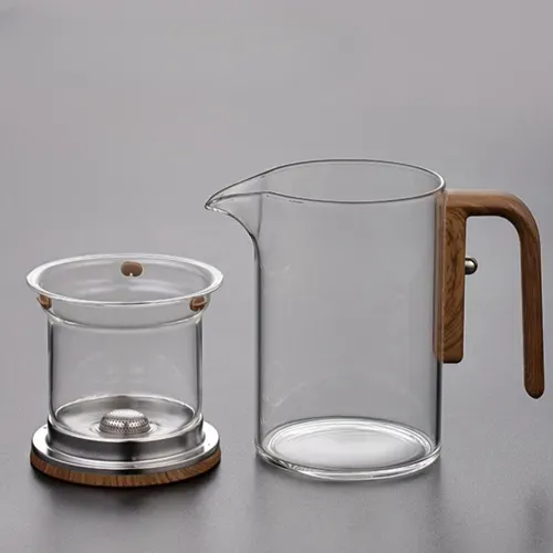 A high borosilicate glass teapot set used for soaking coffee, tea and fruits, with a magical heat-resistant wooden handle and a water separation function.