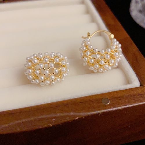 Light Luxury Elegant High-End Hollow Half-Hoop Pearl Huggie Earrings - Stylish & Versatile