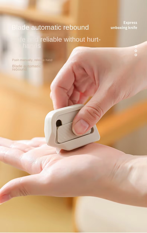 Portable Magnetic Ceramic Box Cutter Auto-Rebound Anti-Stick Safety Opener for Express Packages & Letters