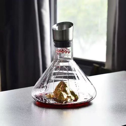 Waterfall Aerating Wine Decanter with Golden Mountain