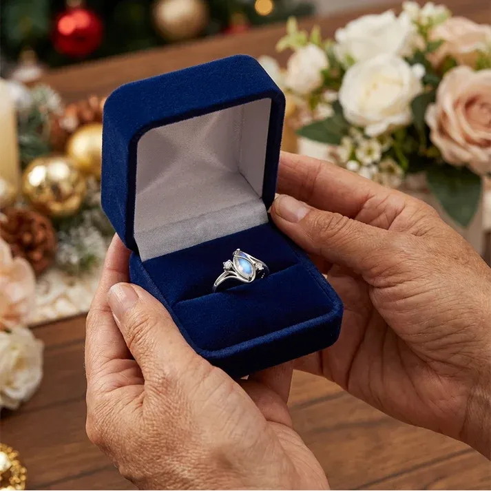 Geometric Oval Moonstone Ring with Zirconia Accents – Mystical, Sparkling & Timelessly Elegant!