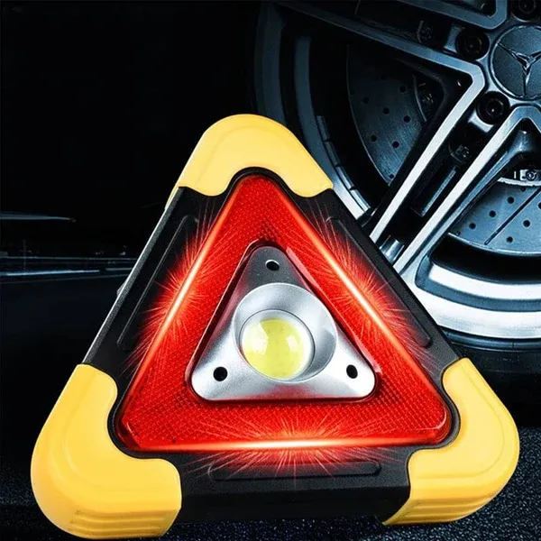 3-IN-1 solar emergency triangle warning light at the roadside