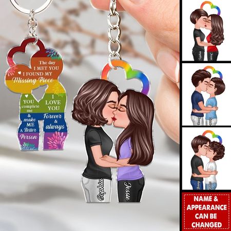 Porte-clés personnalisé en acrylique représentant un couple LGBTQ s'embrassant