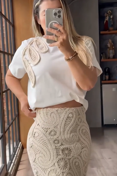 Fashionable women's summer embroidered tops and skirts2
