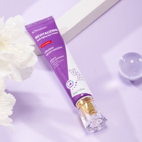 Revitalizing Eye Cream for Hydration and Eye Contour Care