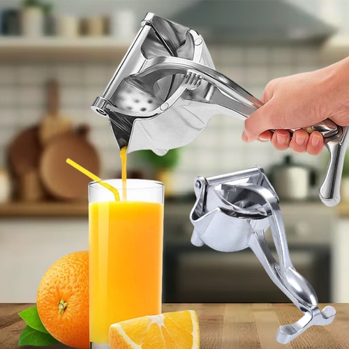 Manual fruit juicer