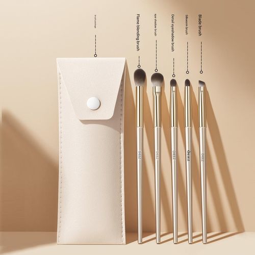 Eyeshadow brush set, makeup brushes, blade brush, under-eye concealer brush, eyeliner brush, small detail brushes, makeup set