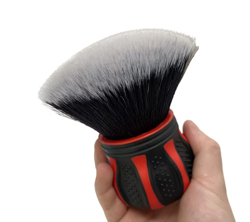 Custom-made flexible wheel brushes, 100% natural horsehair, for car washing and air conditioning cleaning.
