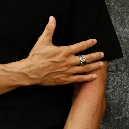 Original Retro Eagle Feather Ring for Men, Silver-Plated Black Crystal with Trendy & Cool Design, Niche Personalized Versatile Open Adjustable Ring with Gift Box Packaging