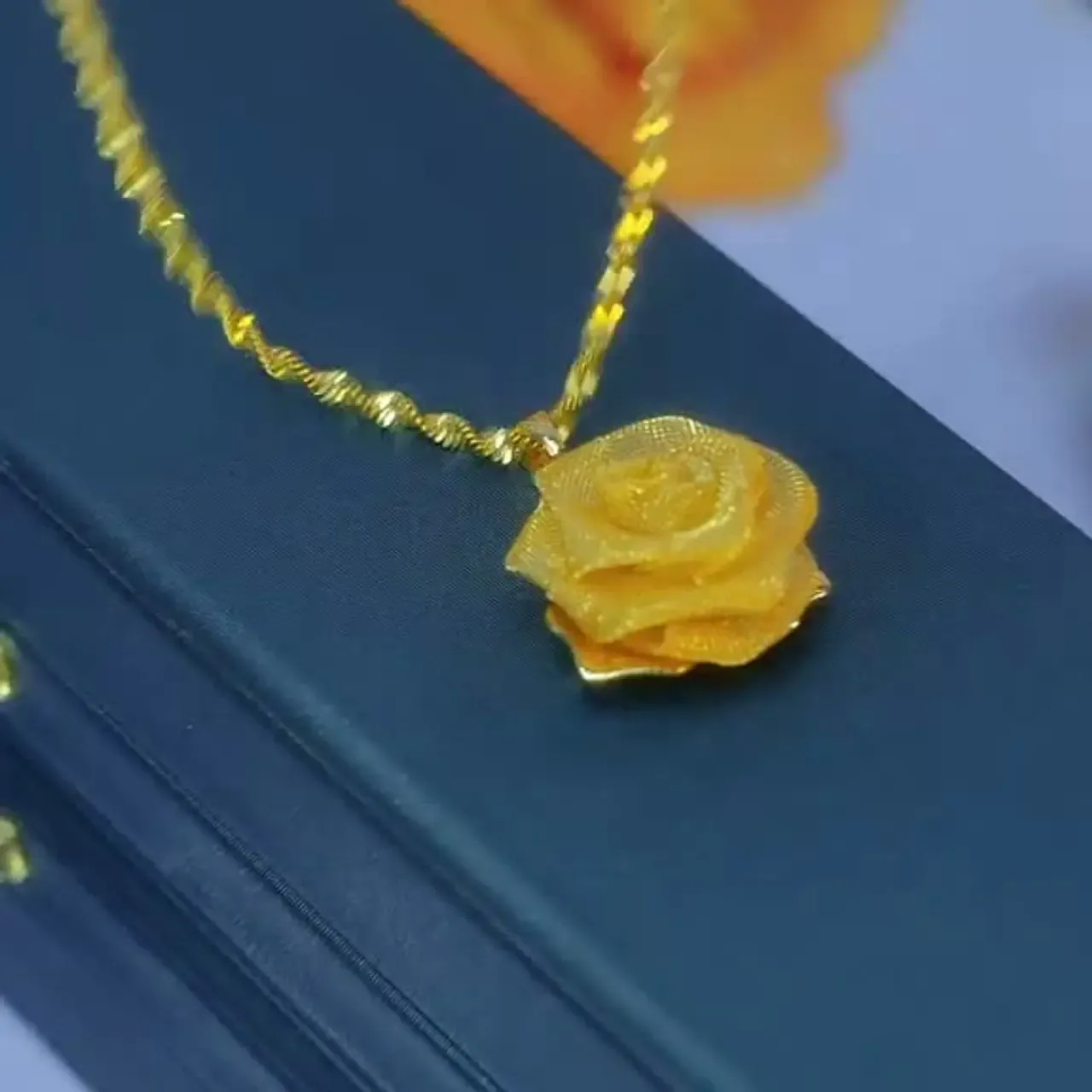 Elegant 3D Mesh Rose Pendant Necklace with Gold Plating Craft Romantic Flower Jewelry for Women Perfect Gift for Anniversary Mother's Day