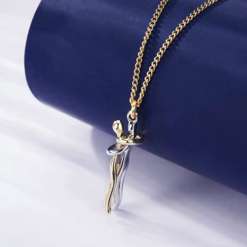 Couple Hot Sale Stylish Hug Pendant Necklace