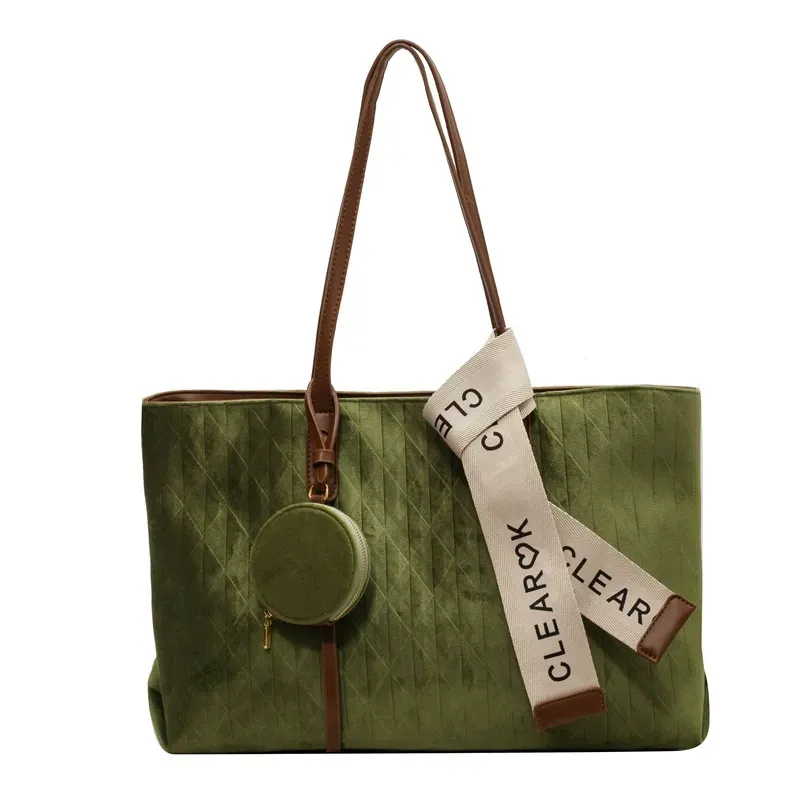 Vintage-Chic & Versatile Tote: A Spacious and Lightweight Shoulder Bag for Modern Women
