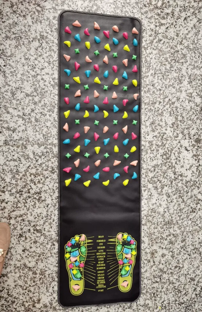 Foot Acupressure Massage Mat - Pebble-textured Health Walkway for Reflexology   （175*35CM）