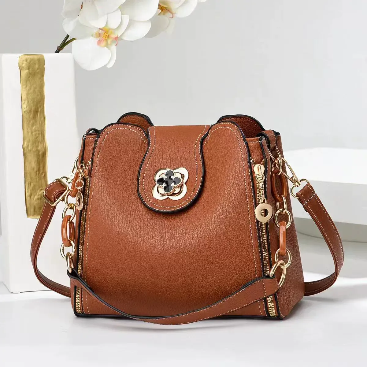 Practical Fashionable Spring Work Commuter Shoulder Crossbody Bag Portable with Zipper Closure Small Sundries Storage Waterproof         （ Delivery in 3 days ）