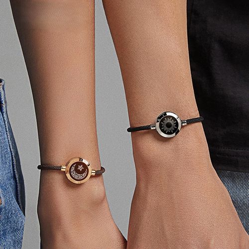 Smart induction couple bracelet for a long distance relationship, interactive vibration flash bracelet