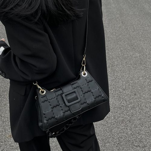 Simple square embossed design black underarm bag for girls commuting crossbody handbag
