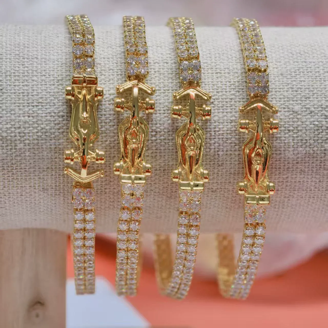 High-end Racing Inspired Minimalist Bracelet - Fashionable Versatile Women's Jewelry