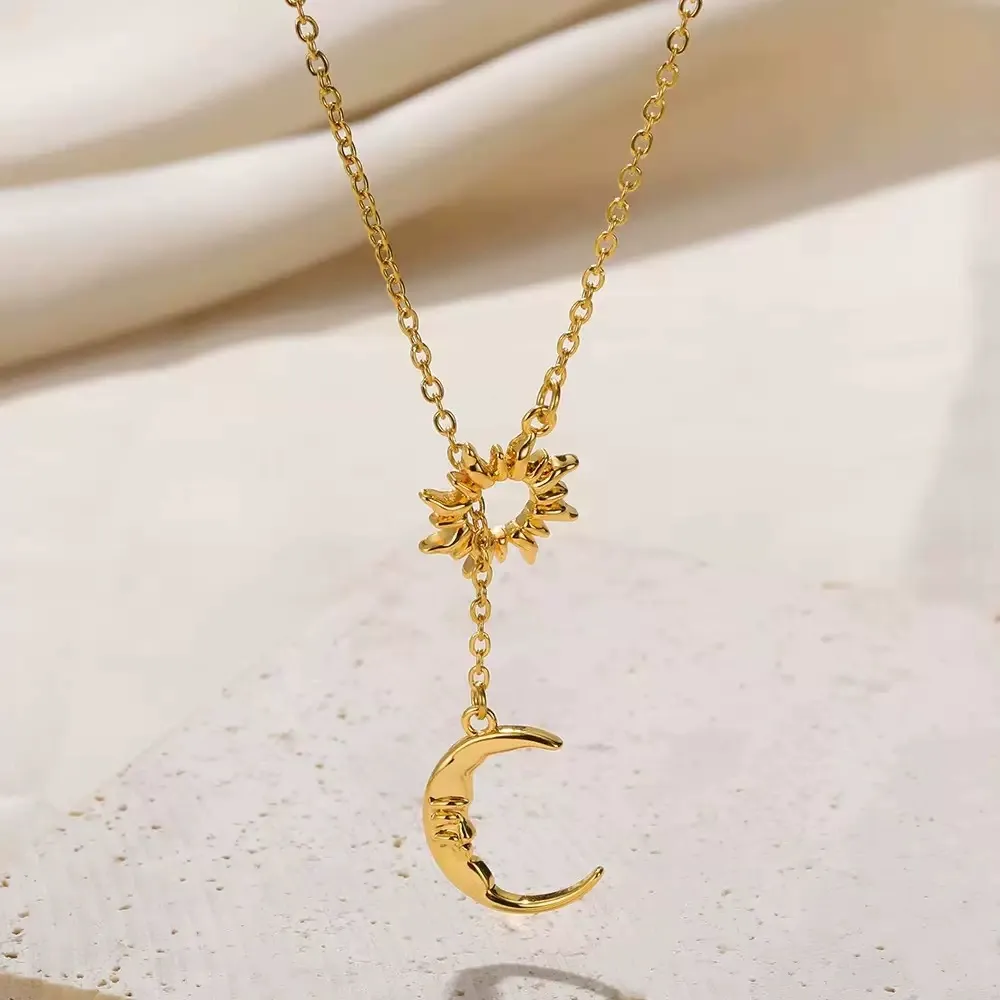 Fashion Sun Moon Pendant Necklace - Exquisite and High-end Collarbone Chain for Versatile Clothing Accessories