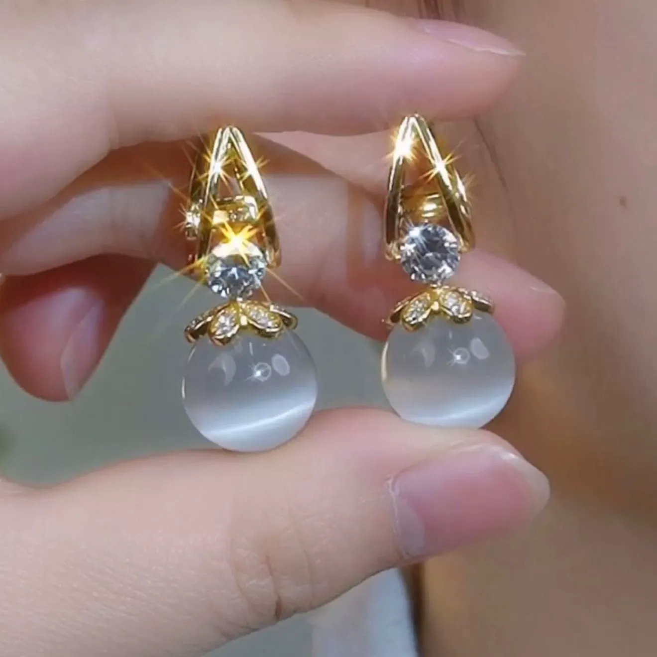 French Light Luxury Micro-Set Pearl Earrings – Fashionable, Versatile, Elegant, Exquisite, and High-End Ear Accessories