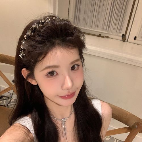 Light Luxury Hair Clip with Handcrafted Rhinestone Wave Design | Non-Slip Grip for High Crown Effect