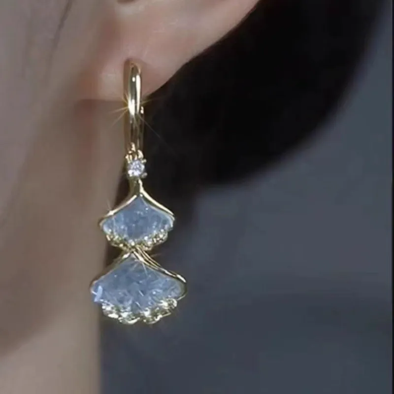 Ultra-Sparkling Ginkgo Leaf Earrings  Indie-Design Fringe Drop Earrings – Trendy & Artistic  Flattering Face-Slimming Earrings – Versatile & Elegant