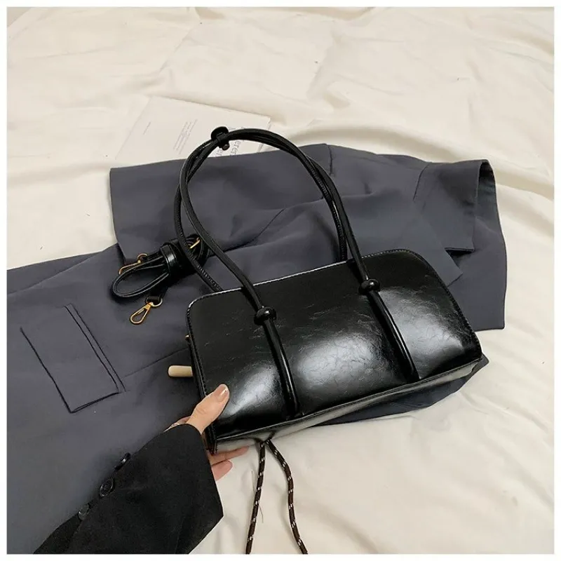 Viral Korean Style 'Laura Cookie' Bag  Korean Aesthetic Vibe, The Ultimate Everyday Shoulder Bag