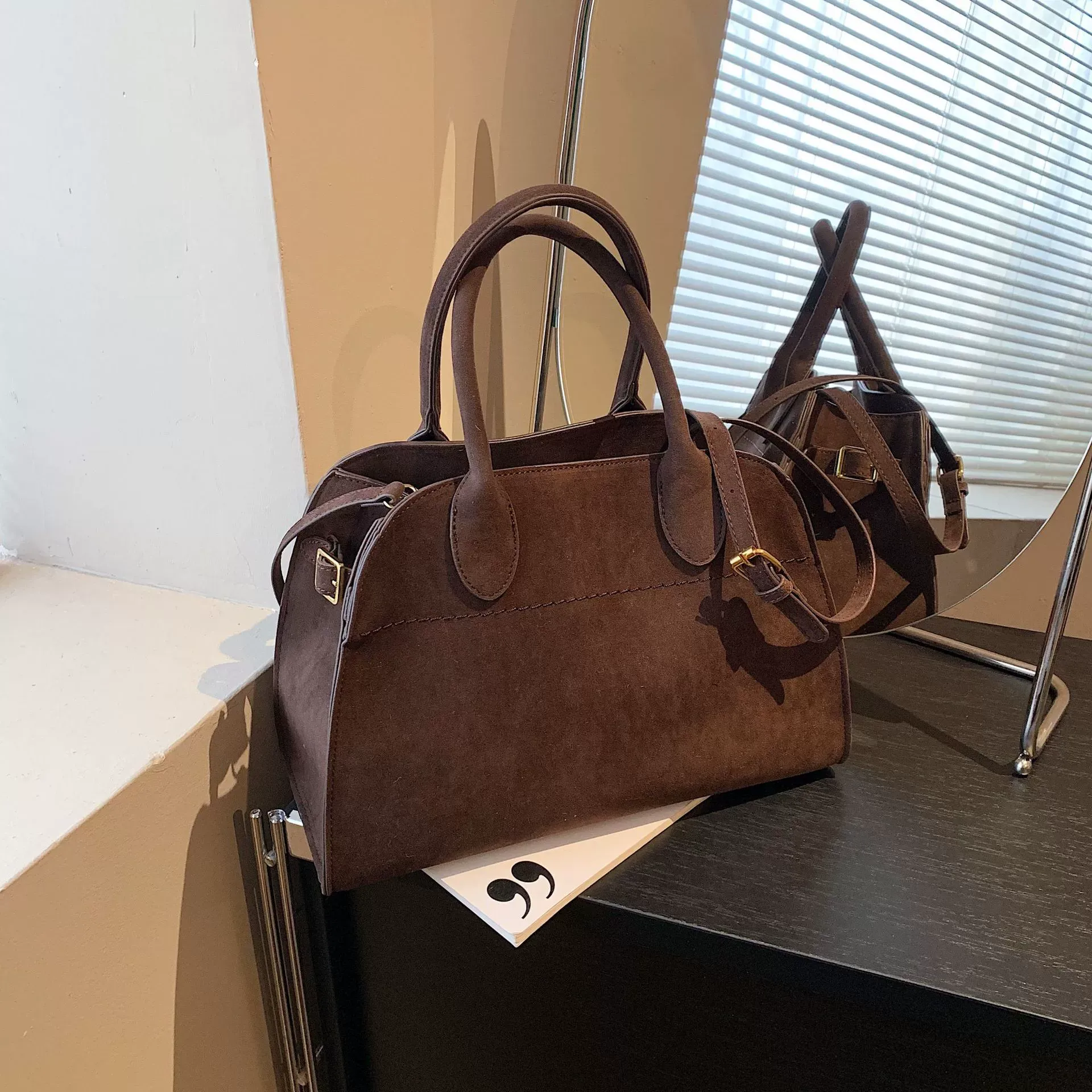 2025 new all-match light luxury frosted commuter women's shoulder tote bag retro large capacity handbag