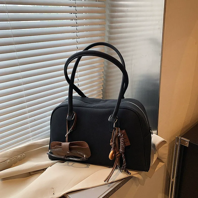 2025 New Commuter Tote Bag - Versatile Vintage Matte Shoulder, Handheld & Underarm Boston Bag with Large Capacity