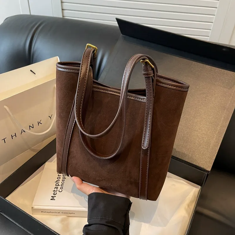 🔥2025 HOT Luxury Vintage Tote Premium Suede Texture! Minimalist Commuter Design, Convertible Shoulder and Hand Carry - The Ultimate Versatile Bag✨ Instantly Elevate Your Style from Office to Date Night!