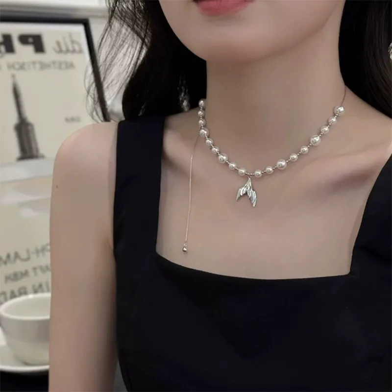French Niche Design Fishtail Pearl Necklace  Elegant and Fashionable Multi-Way Layering Collarbone Chain with a High-End Feel
