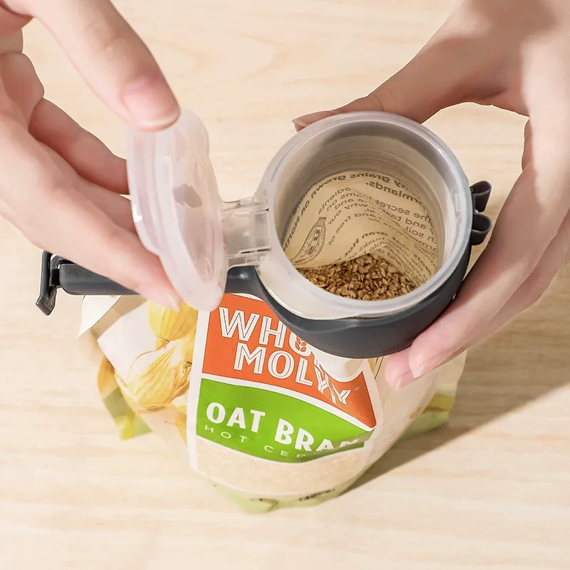 Reusable Food Bag Clips - Airtight and Leak-Proof Sealing Clips for Snacks, Tea, Coffee, and Chips（Four sets of black, white, green and blue）