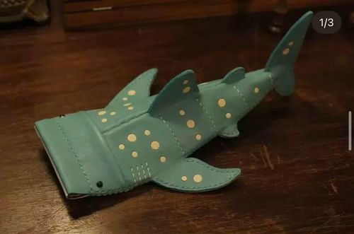 Best-selling shark-shaped glasses case pencil case